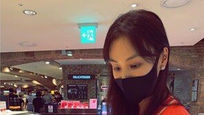 고소영, 마스크 뚫은 ‘극강 미모’…센스 폭발 마트 패션