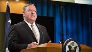 폼페이오 “외국인의 티베트 방문 막은 中관리 비자 제한”