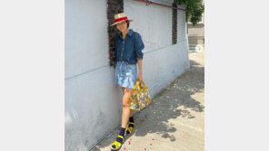 ‘모내기 패션’ 어때? 아재패션에서 힙으로…등산양말의 변신