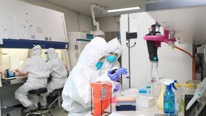 분당 두산신사옥 건설 현장 폐쇄…확진자 근무·1200명 검사