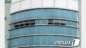 시신에 설탕물 먹이고 45일간 숨긴 명상수련원장 2심서 감형