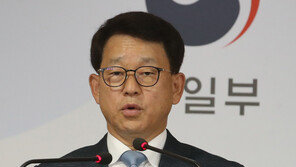 통일부 “국군포로 김정은 상대 승소 법원 판결 존중”
