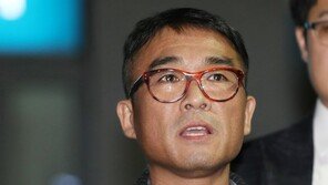 김건모에 ‘무고’ 맞고소 당한 여성 불기소 송치…“증거 불충분”