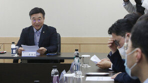 공수처 준비단 방문 與 “처장만 임명해주면 출범”…野 압박