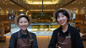 AK플라자 “새단장한 디저트 카페로 오세요”