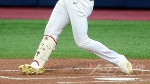 [고척 스타] 키움 불펜데이 2일차 위기, ‘4번타자’ 이정후가 끝냈다