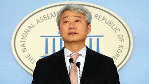 김근식 “추미애·최강욱 논의?…秋 논리면 직무 배제돼야”