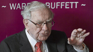 전 재산 기부 선언 버핏, 3조4600억원 규모 주식 또 쾌척