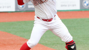 SK 윤석민, 1년여만에 홈런…NC전 동점 투런포