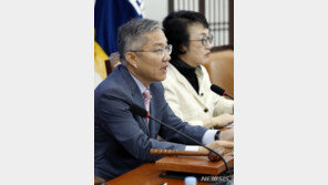 최강욱 “추미애 입장문 사전 유출? 공무상 비밀 아냐”