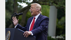 트럼프 “마스크 착용 문제없어…주말 병원 방문 시 착용”