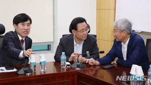 주호영 “하태경, 박지원 낙마 땐 7관왕+1…실력 보여주길”