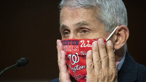 트럼프 ‘코로나19 99% 무해’ 주장에 파우치 “아니다”