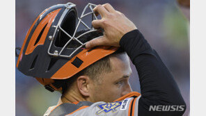 ‘쌍둥이 아빠’ 버스터 포지 “아이 건강 우려 ML 시즌 포기”