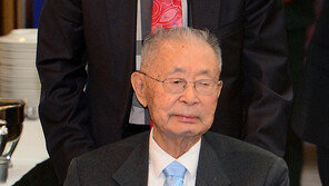 文대통령, 6·25전쟁 영웅 백선엽 장군 빈소에 조화 보내