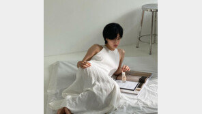 배우 이주영, 홀터넥 드레스도 완벽 소화…우아美