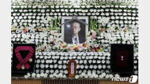 “서울현충원에” vs “대전현충원도 안 돼”…정치권, 장지 논란