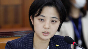 ‘조문 거부’ 류호정 “한 사람쯤은 피해 호소인 편에 서야”