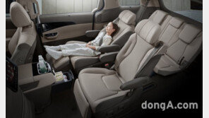 “눕기 좋은 ‘무중력’ 2열 좌석”… 기아차, 4세대 7인승 카니발 실내 공개
