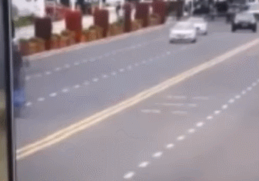 ‘21명 사망’ 中 버스 저수지 돌진사고의 전말…“기사가 고의로” (영상)