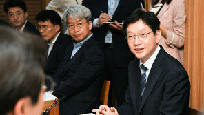 김경수 지사, 통합당 경남의원들에 “초당적 협력 전통 이어지길”