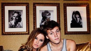 엘비스 프레슬리 외손자 극단적 선택 사망…향년 27세