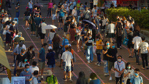 홍콩서 격리 이송 한국인, 차에서 뛰어내려…3번째 탈출시도