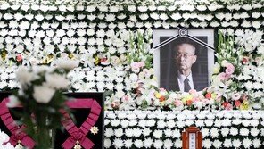 [청계천 옆 사진관]故 백선엽 장군 분향소 찾은 조문 행렬