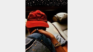 지드래곤, 모자로 얼굴 가리고…근황 셀카 공개