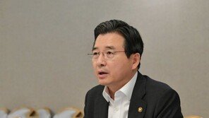 실업률 치솟고 취업자 줄고…정부 “고용상황 낙관하기 일러”