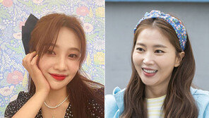 [원픽! 오늘 뭐 입지?] 조이·오윤아의 ‘헤어 포인트’…커다란 머리핀, 나도 해볼까?