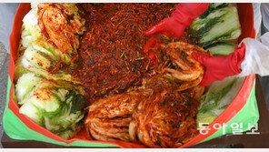 “韓 코로나 사망자 적은 건 김치 덕분…당장 절인 야채를 먹어라”