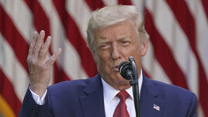 트럼프 “난 마스크 신봉자…의무화는 안해”