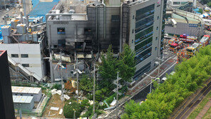 의왕 플라스틱 용기 제조공장서 큰 불…“대응 2단계 진화중”