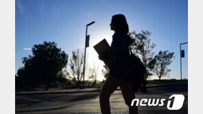 “트럼프 못 참겠다”…中 유학생들, 미국 떠나 영국 간다