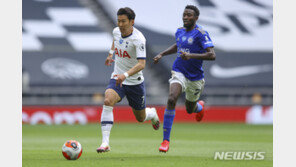 레스터전 ‘자책골 유도’ 손흥민…현지 매체, 엇갈린 평가