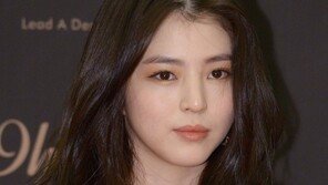 한소희, 母 ‘빚투 논란’에 “죄송한 마음뿐”…가정사 고백