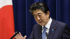 日정부 여행 장려 캠페인 “이르다” 80%…아베 지지율 33%