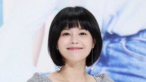 이영아, 연말 결혼 앞두고 임신 “축복 찾아와…안정 필요한 시기”