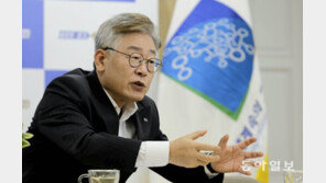 “차기 대선 노리자” “野에 내주자고?”…서울·부산시장 공천 놓고 與 고심