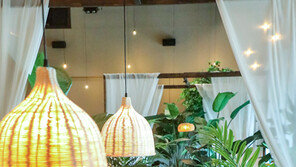 현대백화점 “판교힐링카페서 여름 휴가 즐겨요”