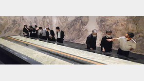 강산무진도… 촉잔도권… “새 국보-보물 납시었네”