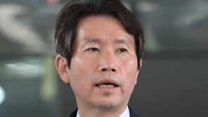 이인영 “아들 병역·유학 큰 의혹 규명…가족 힘들어 해”