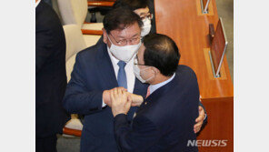 김태년 “행정수도특위 제안”…주호영 “집값 오르니 관심 돌리려”