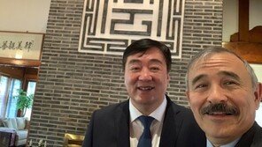 미중 갈등 격화 가운데 해리스·싱하이밍 ‘깜짝 회동’ 공개