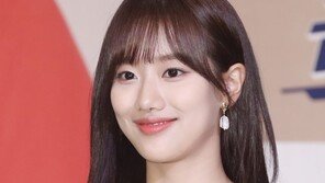 에이프릴 이나은 ‘학폭 루머’ 유포자, 자필 사과문 게재 “모두 거짓”