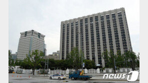 정부서울청사 근무 공무원 코로나19 확진…서울청사 첫 사례