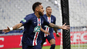 ‘네이마르 결승골’ PSG, 생테티엔 꺾고 프랑스컵 우승