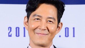 이정재 감독님!…첩보영화 ‘헌트’ 주연·연출·공동제작 1인3역