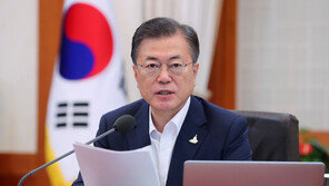 文대통령, 27일 수석·보좌관회의 주재…‘수도 이전’ 언급 주목